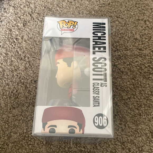 Michael Scott as Classy Santa funko pop - Picture 4 of 6